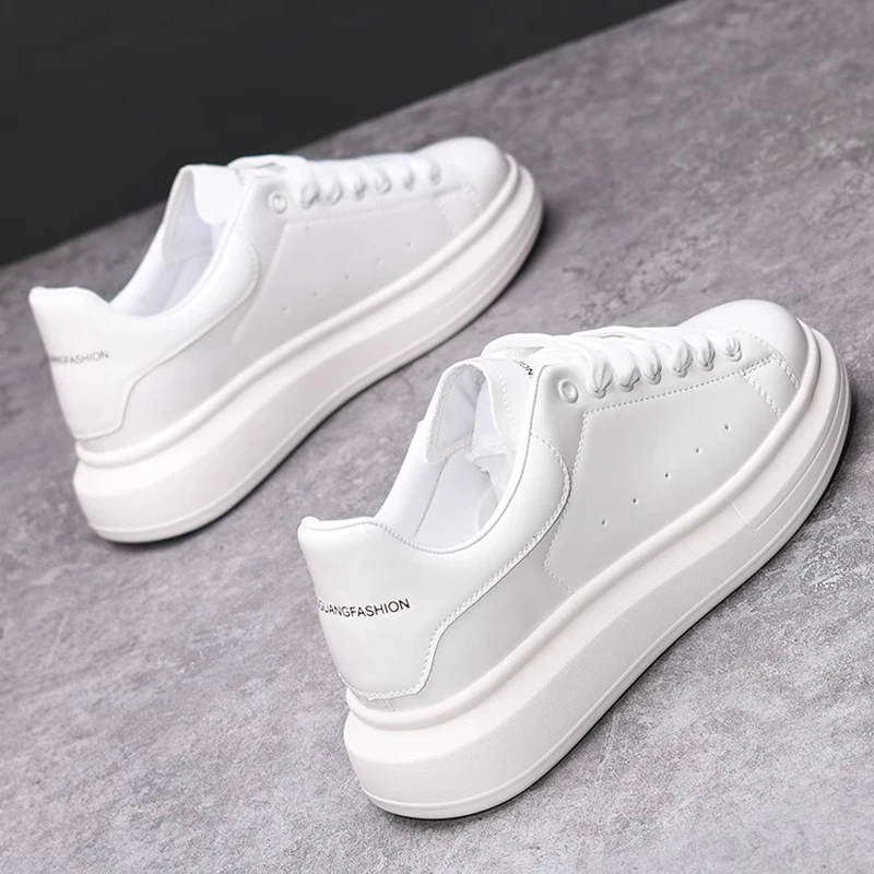 Sepatu Pria Merk Brand Hitam M - White Sneaker Care Kit ulasan dan harga