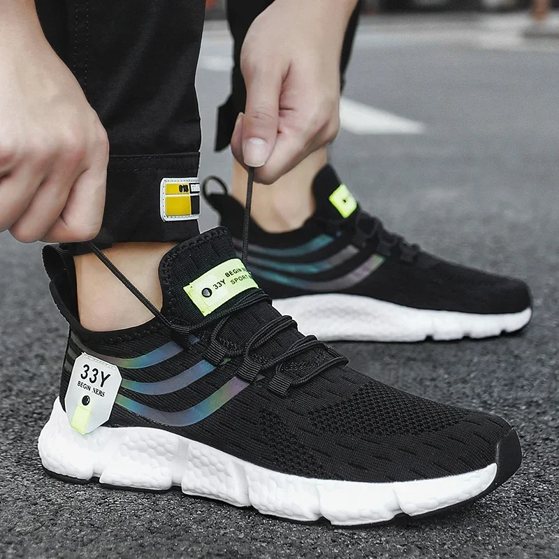 Sepatu kets lari ringan untuk  - White Sneaker Care Kit ulasan dan harga