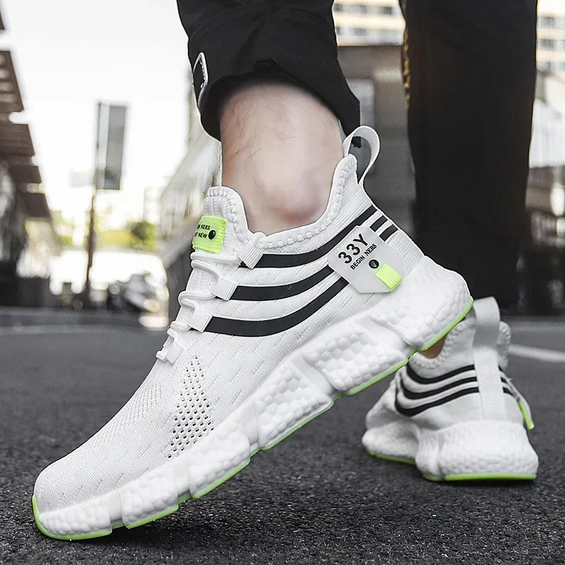 Sepatu kets lari ringan untuk  - White Sneaker Care Kit ulasan dan harga