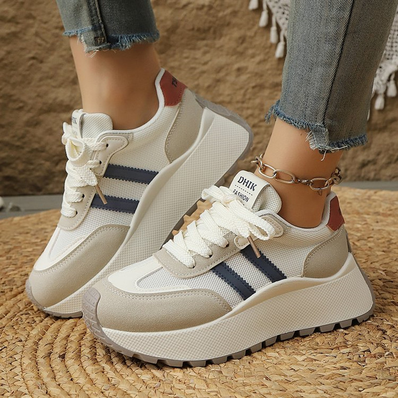 Sepatu Sneakers Wanita Model T - White Sneaker Care Kit ulasan dan harga