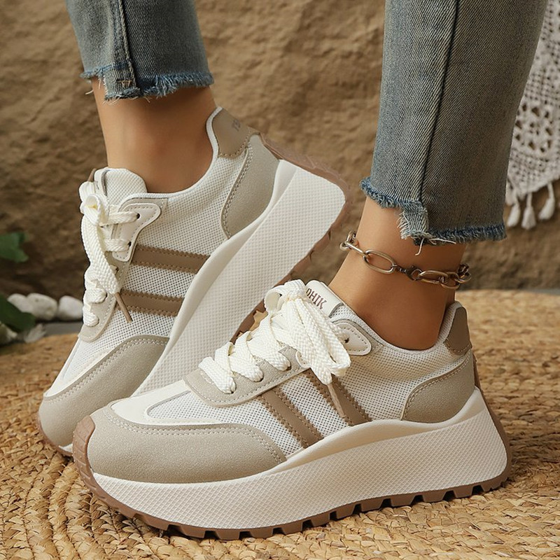 Sepatu Sneakers Wanita Model T - White Sneaker Care Kit ulasan dan harga