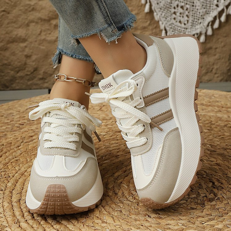 Sepatu Sneakers Wanita Model T - White Sneaker Care Kit ulasan dan harga
